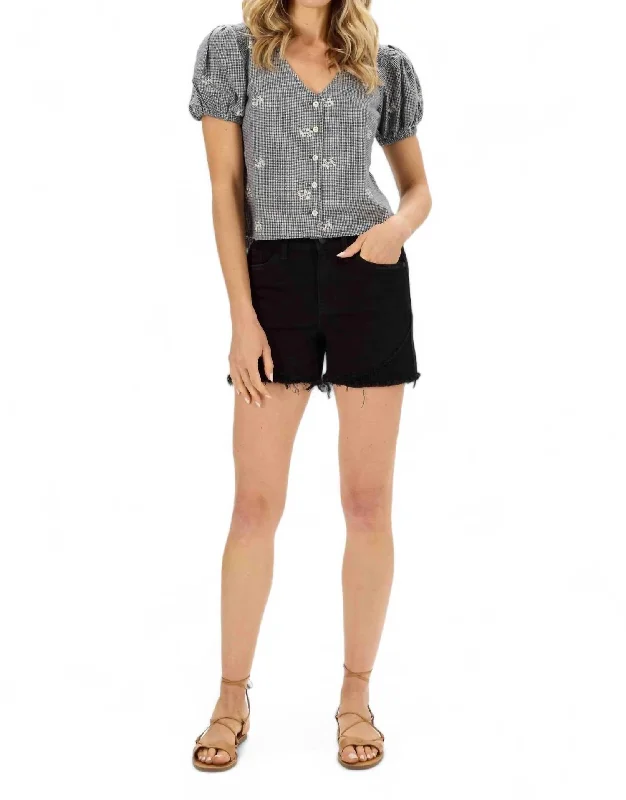 Mid Rise Fray Tulip Hem Short In Black