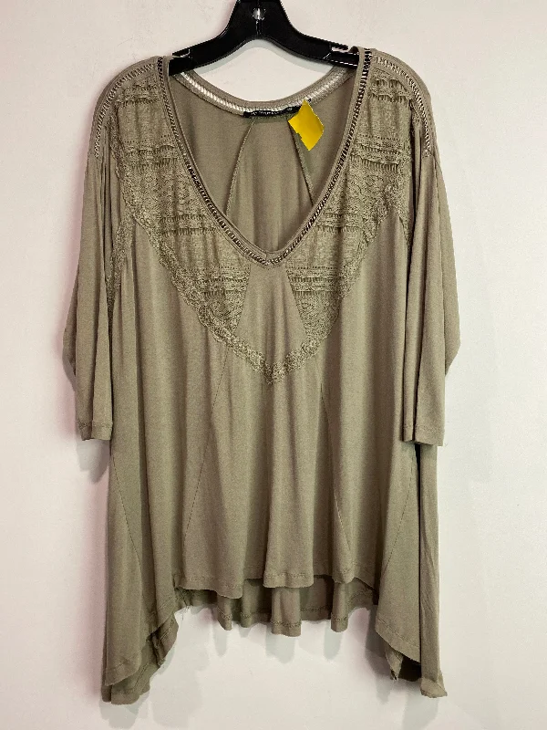 Top Long Sleeve By By Together In Green, Size: S